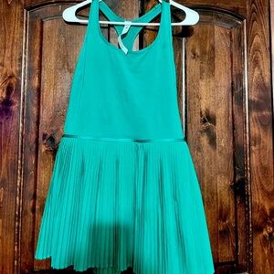 LULULEMON SIZE 8 ATHLETIC DRESS BRAND NEW